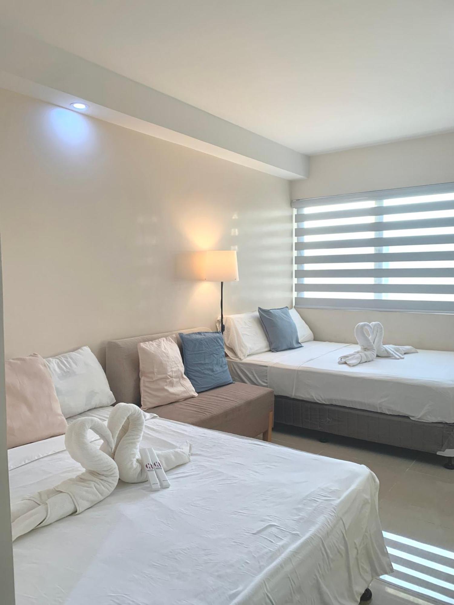 Persimmon Studios Near Ayala And Sm Cebú Habitación foto